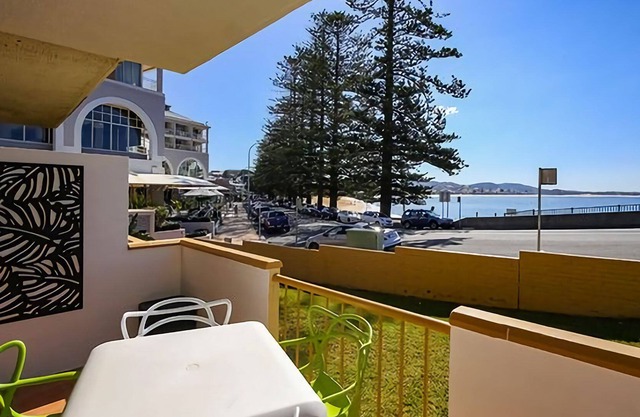 Beachfront Terrigal - across from the beach