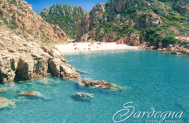 Beachfront villa - 300 meters from the sea and from the center of Costa Paradiso