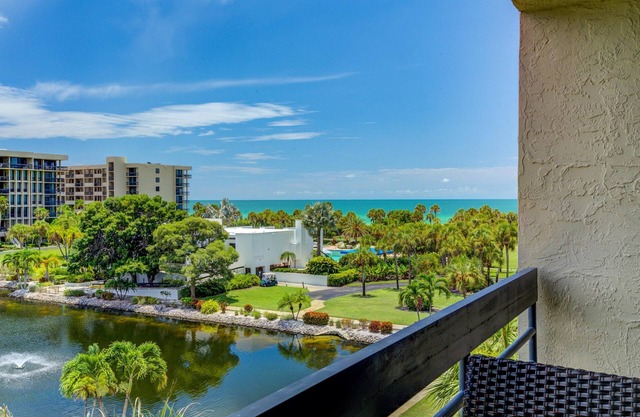 Beachplace 4 - 304 by FGC