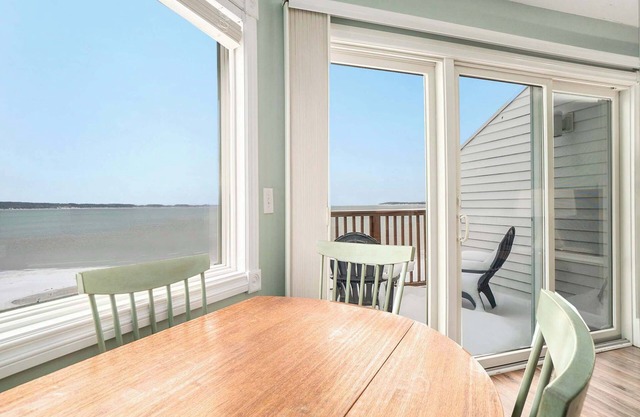 Beachside 325 Waterfront Condo