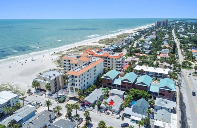 Beachside Cottage 22/Steps to the beach!