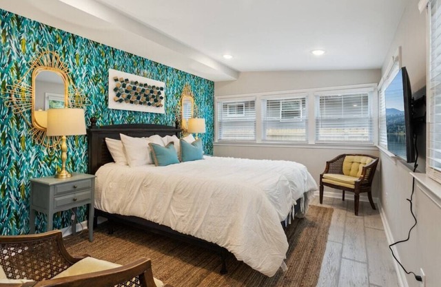 Beachside Escape: 1/2 mile from beach for family getaway