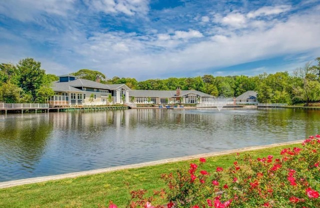 Beachwoods Resort - 2BR Unit: 1 BR with an Open Loft