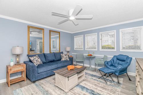 Beachy First-Floor -1 Bed 1 Bath Condo - Myrtle Beach Resort 4102