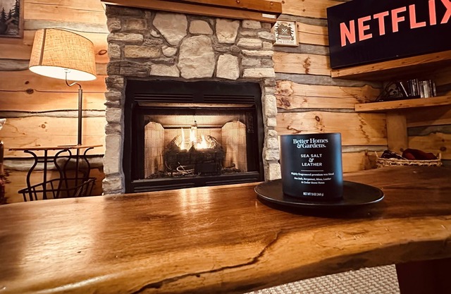 Bear Claw Cove- Parkway Cabin