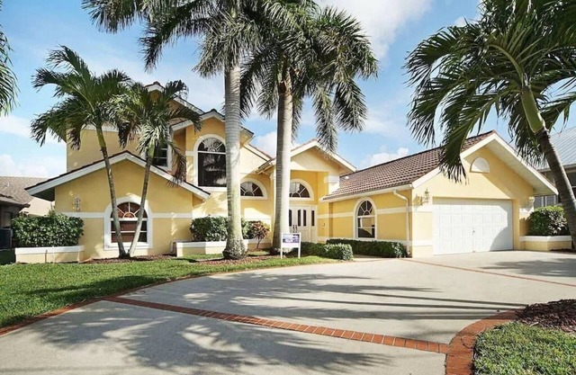 BEAT THE HEAT - 20% OFF YOUR DREAM GETAWAY - 3123 Riverhouse King