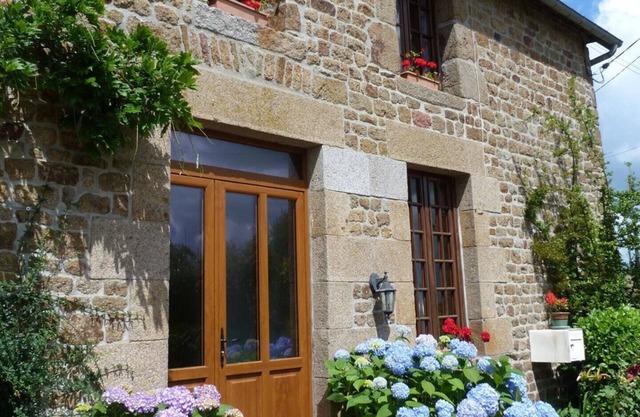 Beautiful 17th century cottage in a lovely quiet countryside location