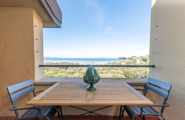 Beautiful apartment for 4 guests with WIFI, A/C, TV, terrace and pets allowed