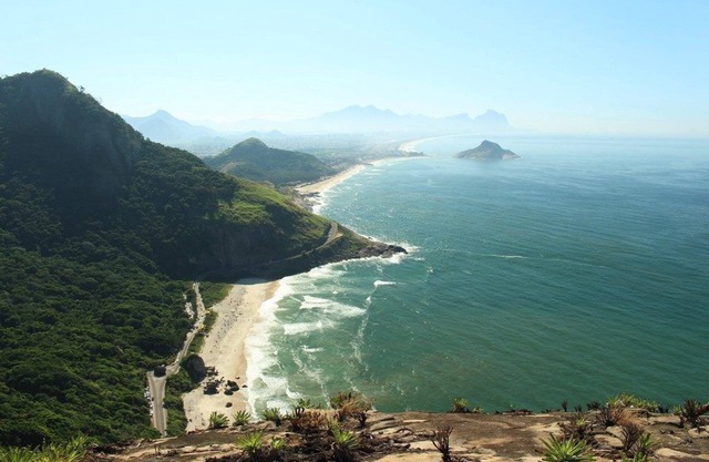 Beautiful fit in the best place in Rio de Janeiro !! BEACHES AND CLOSE TO EVERYTHING !!