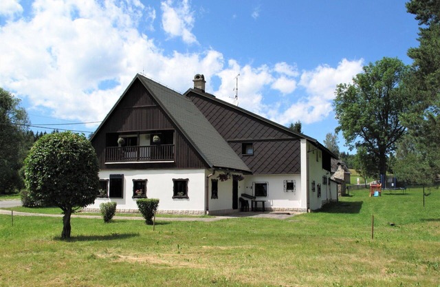 Beautiful private villa for 21 people with WIFI, TV and patio