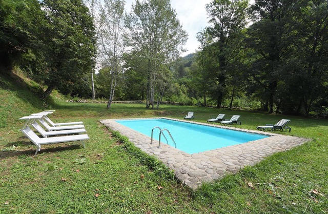 Beautiful private villa for 6 guests with private pool, WIFI, TV and pets allowed