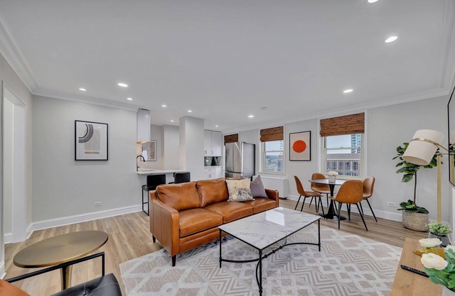 Beautiful 14th Floor Condo w Private Balcony Views