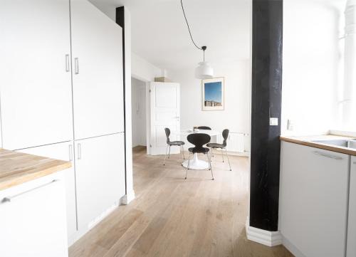 Beautiful 2-bed apartment - 307