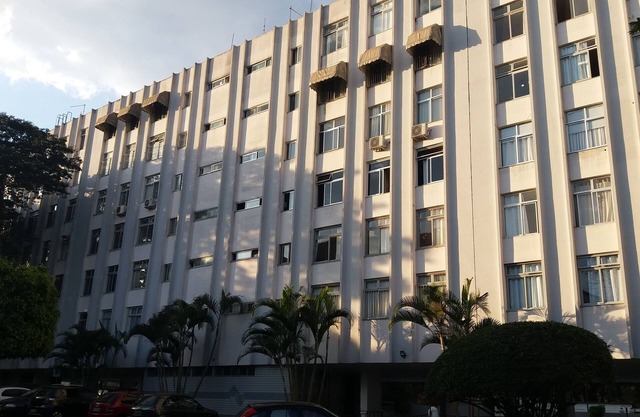 BEAUTIFUL 2 BEDROOM, 1 DEPENDENT APARTMENT AND 3 BATHROOMS IN 210 SOUTH