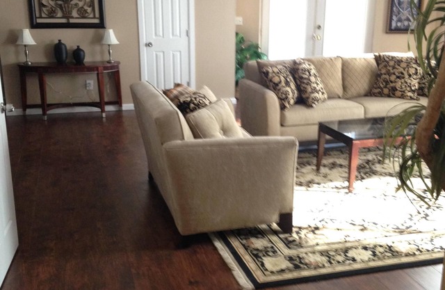 Beautiful 2 Bedroom Luxury Loft in the heart of Aurora