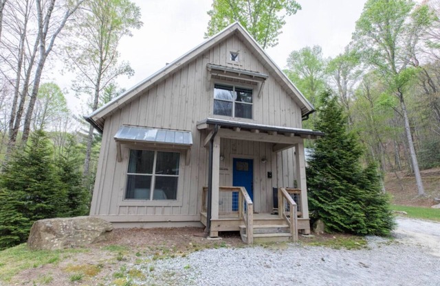 Beautiful 2-bedroom, sleeps 6, modern mountain chic cottage - Limbertwig