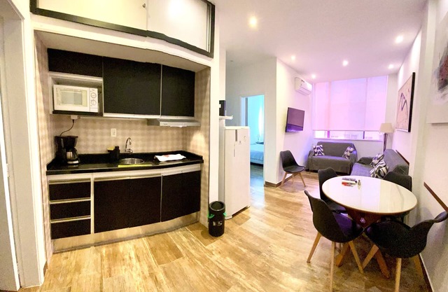 Beautiful 3 bedroom, first block from beach, posto5