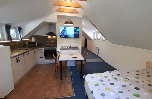Beautiful apartment for 5 people with hot tub, WIFI, TV and parking