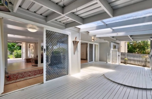 Beautiful and spacious 2-bedroom home with extra room for blow-up beds if needed