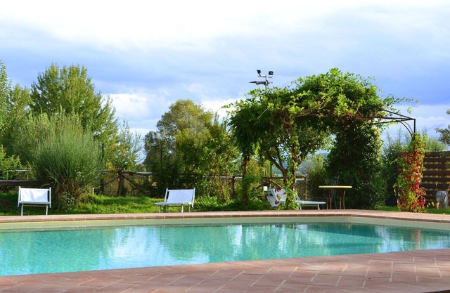 Beautiful apartment for 6 guests with WIFI, pool, TV and terrace