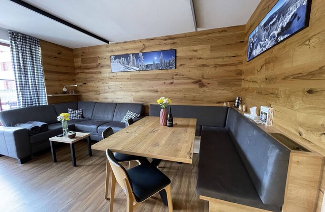 Beautiful apartment for 7 guests with WIFI, TV, balcony and panoramic view
