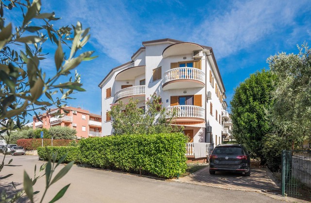 Beautiful apartment in Zambratija