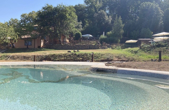 Beautiful apartment in villa for 4 guests with A/C, pool, WIFI, TV, patio and pets allowed