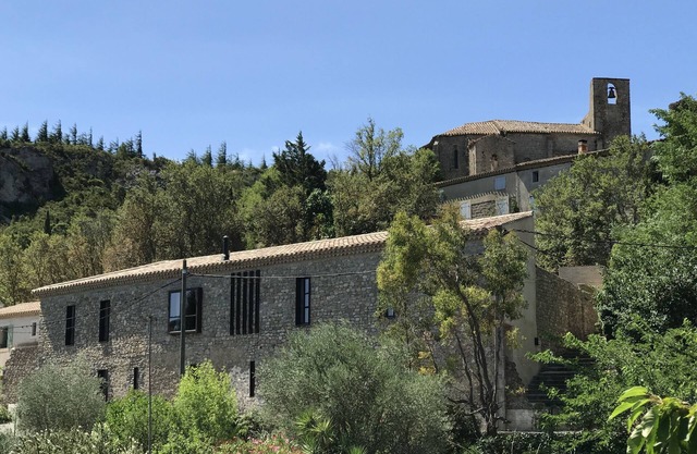 Beautiful archi house with garden. Private swimming pool for renters only