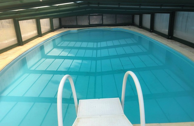 Beautiful Breton Barn with Pooln3 Bed, Sleeps 7. Great for groups or families