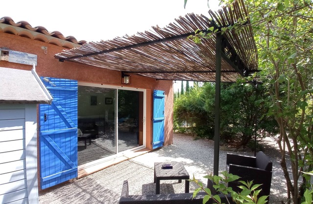 Beautiful bright two-room apartment, well located, without vis-à-vis
