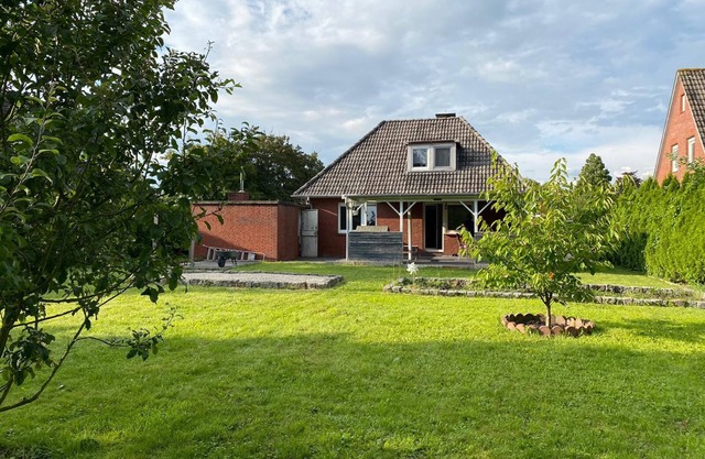 Beautiful bungalow with dike view near the sea dike