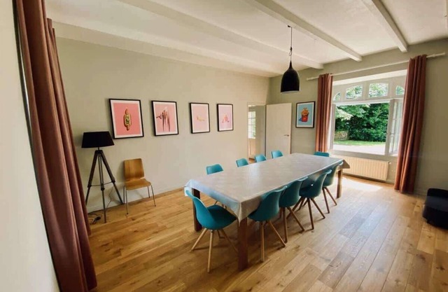 Beautiful calm and renovated farmhouse for 12