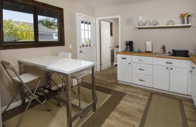 Beautiful Carlsbad Guest House Studio near La Costa Resort.