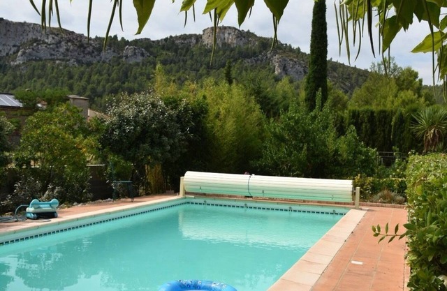 Beautiful Catalan-style villa, swimming pool, vineyards and air conditioning