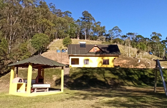 Beautiful chalet with 2 bedrooms, located in Delfim Moreira-MG, at 1350m altitude