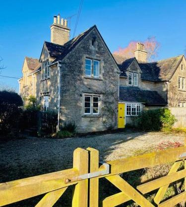 Beautiful Character Cottage in the Country