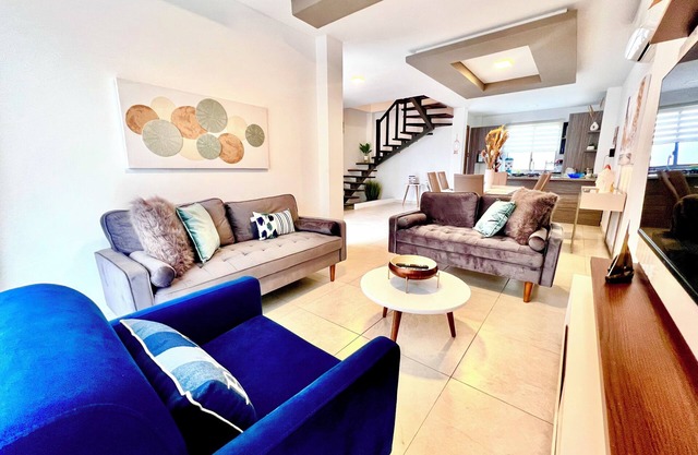 Beautiful complete accommodation in Manta with pool and private condominium.