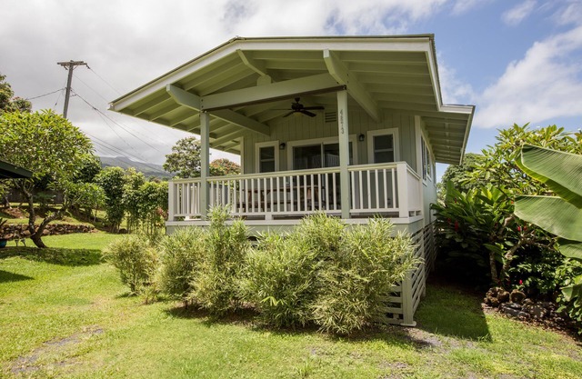 Beautiful Cottage in the heart of Hana, sleeps 2 with 1bed/1bath