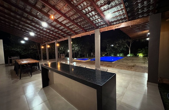 Beautiful country house on the banks of the most charming lagoon in the region