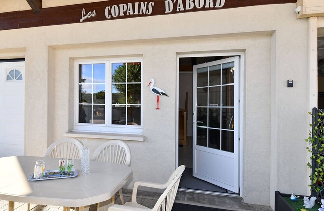 Beautiful Country Home with Terrace, Close to Amenities & Highways, Sleeps 5 + Baby