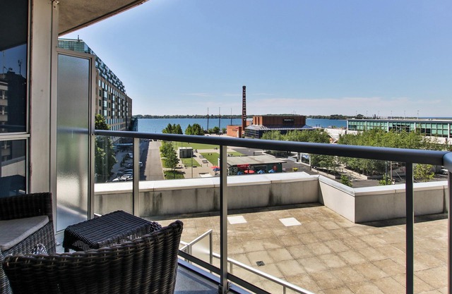 Beautiful Downtown Toronto Waterfront Condo
