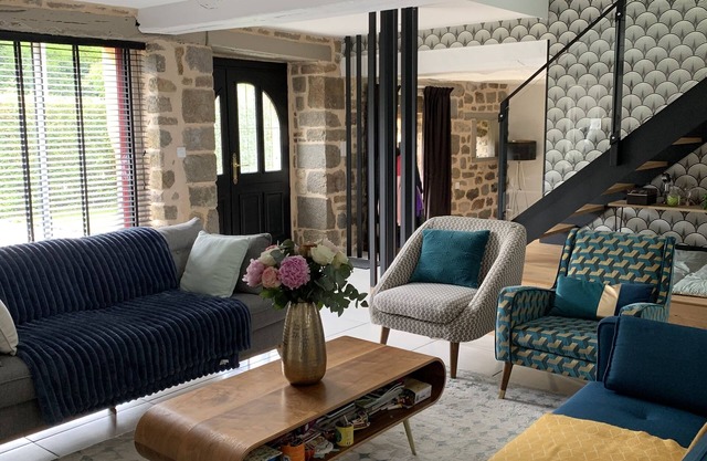 Beautiful farmhouse with swimming pool between Rennes and St Malo