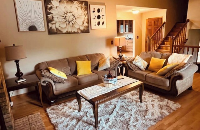 Beautiful Four-Level Split Home @ Calm Cul-de-sac!