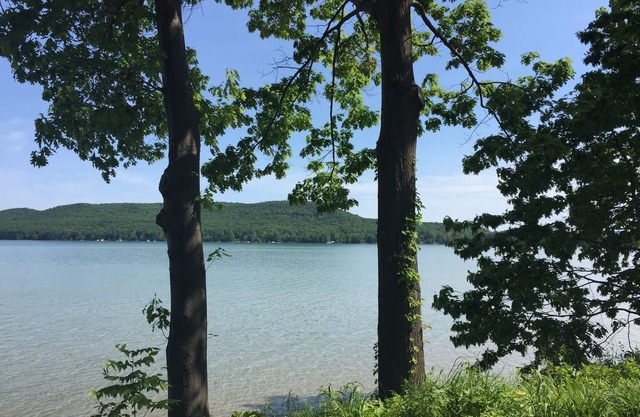 Beautiful Gem on Little Glen Lake