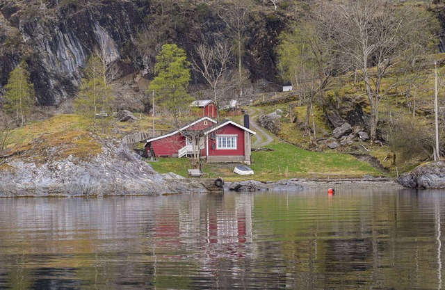 Beautiful home in Nordtveitgrend