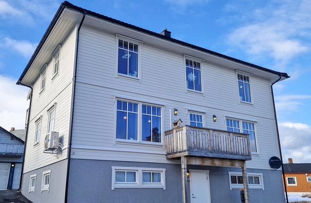 Beautiful home in Berlevåg with sauna
