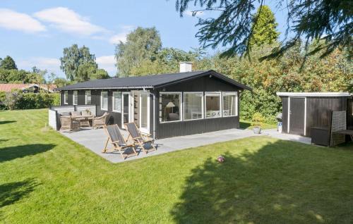 Beautiful Home In Dronningmølle