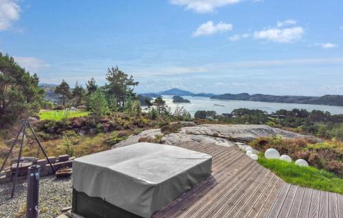 Beautiful Home In Fitjar With House Sea View