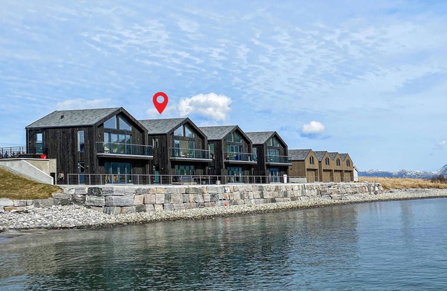 Beautiful home in Giske with jacuzzi