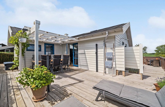 Beautiful home in Kerteminde with WiFi